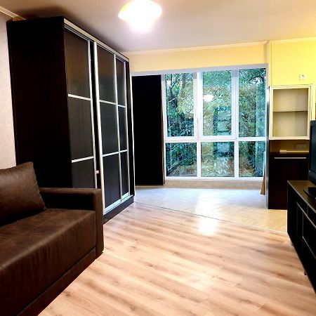 90-Avenue Apartments Чернивци Екстериор снимка