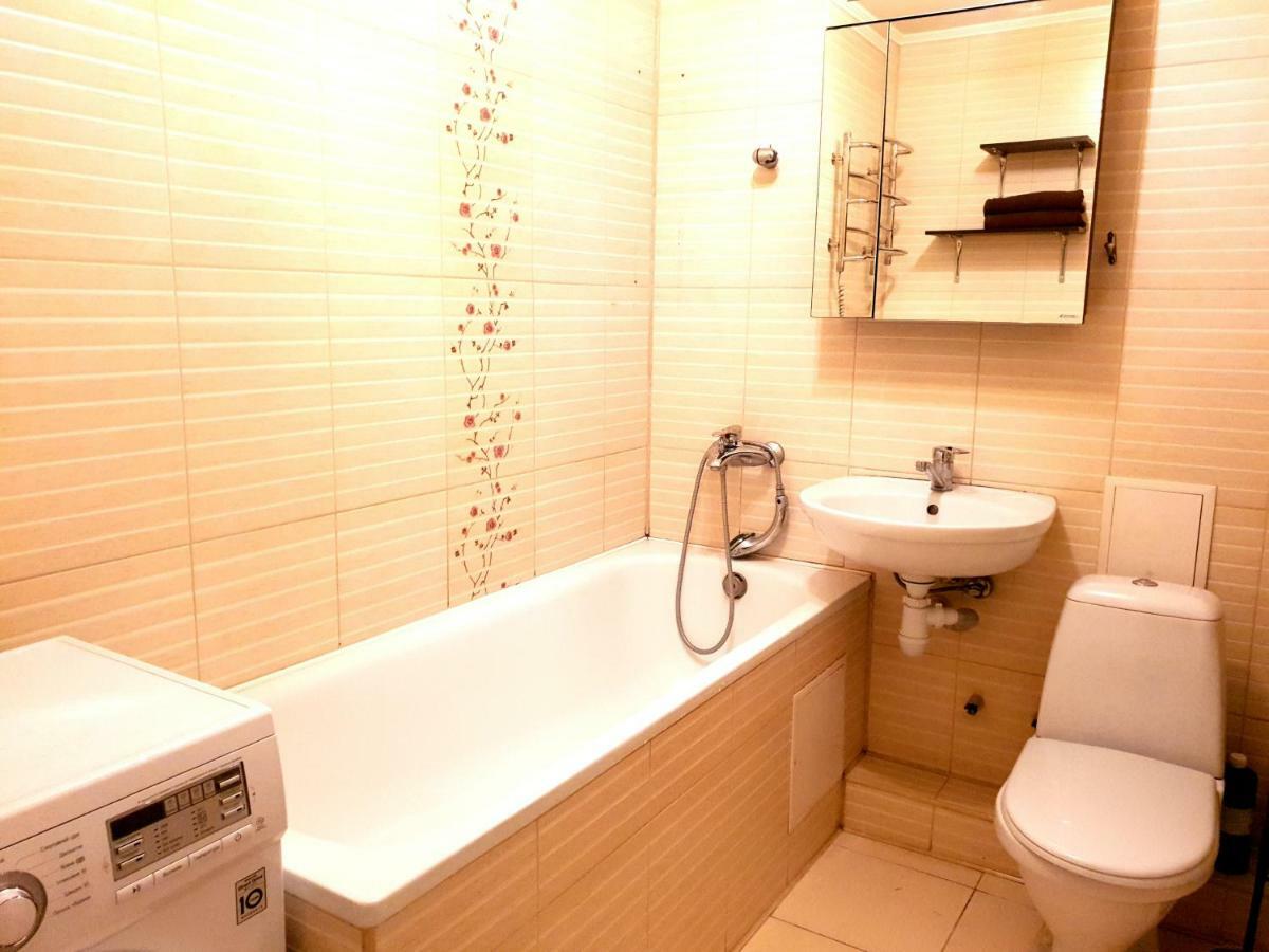 90-Avenue Apartments Чернивци Екстериор снимка
