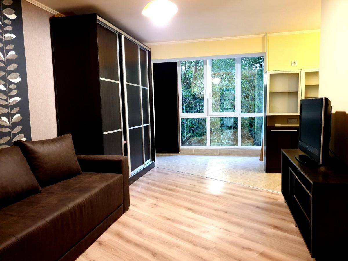 90-Avenue Apartments Чернивци Екстериор снимка